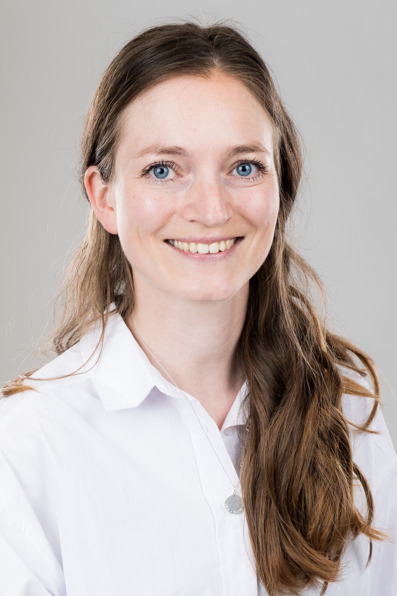 Business portræt af mand med naturligt udtryk